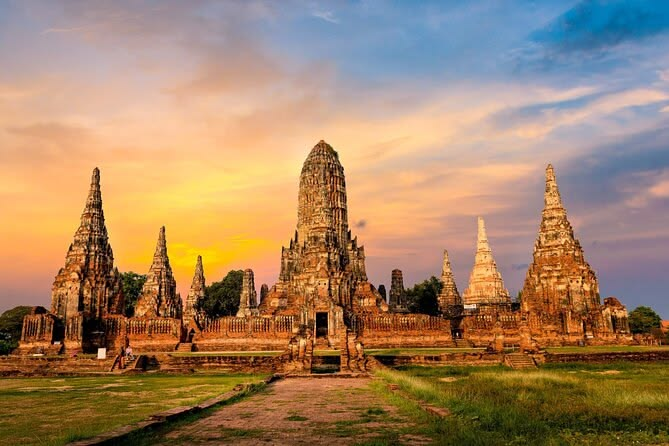 Trippy Travels - Thailand - Ayutthaya Historical Park Travel Experience Ayutthaya Historical Park in Thailand for Trippy Travels destination guide and curated itinerary