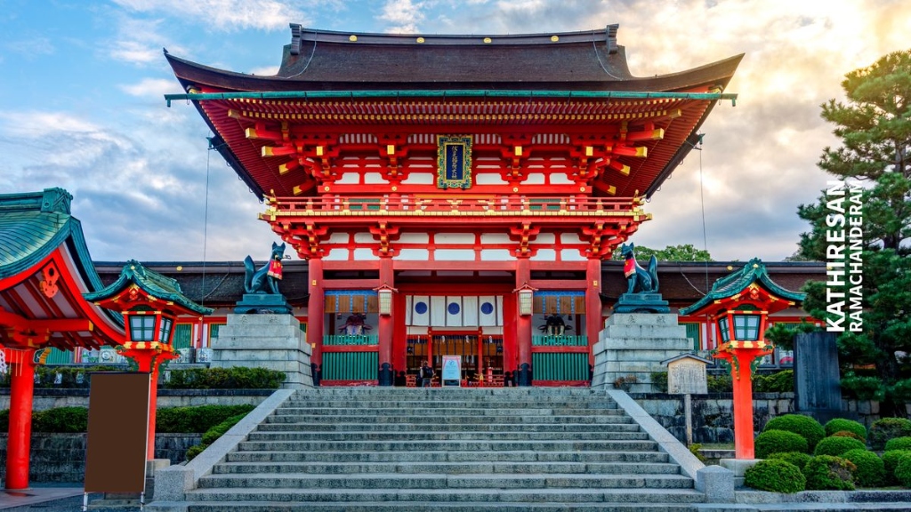 Trippy Travels - Japan - Fushimi Inari Taisha (Kyoto) Travel Experience Fushimi Inari Taisha (Kyoto) in Japan for Trippy Travels destination guide and curated itinerary