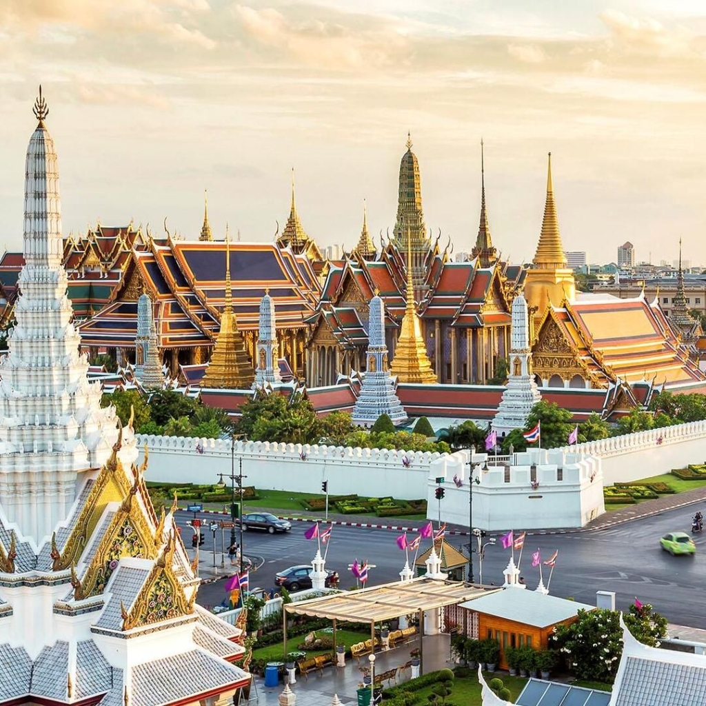 Trippy Travels - Thailand - The Grand Palace Travel Experience The Grand Palace in Thailand for Trippy Travels destination guide and curated itinerary