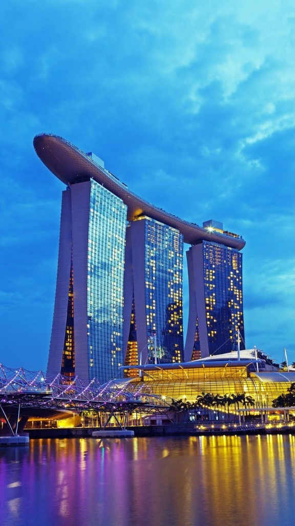 Trippy Travels - Singapore - Marina Bay Sands Travel Experience Marina Bay Sands in Singapore for Trippy Travels destination guide and curated itinerary